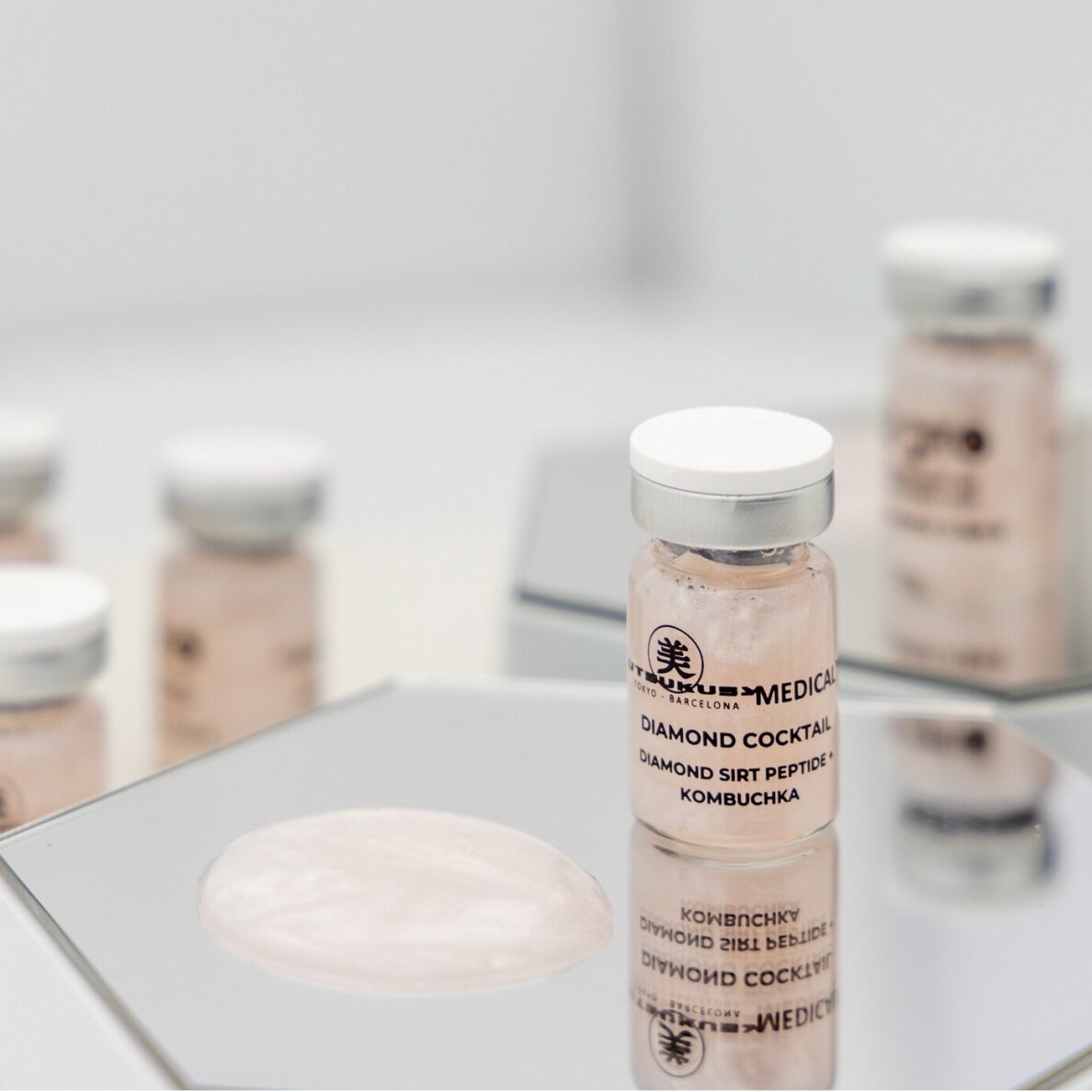 UTSUKUSY DIAMOND ANTI-AGE RINKINYS PROFESIONALIEMS KOSMETIKAMS