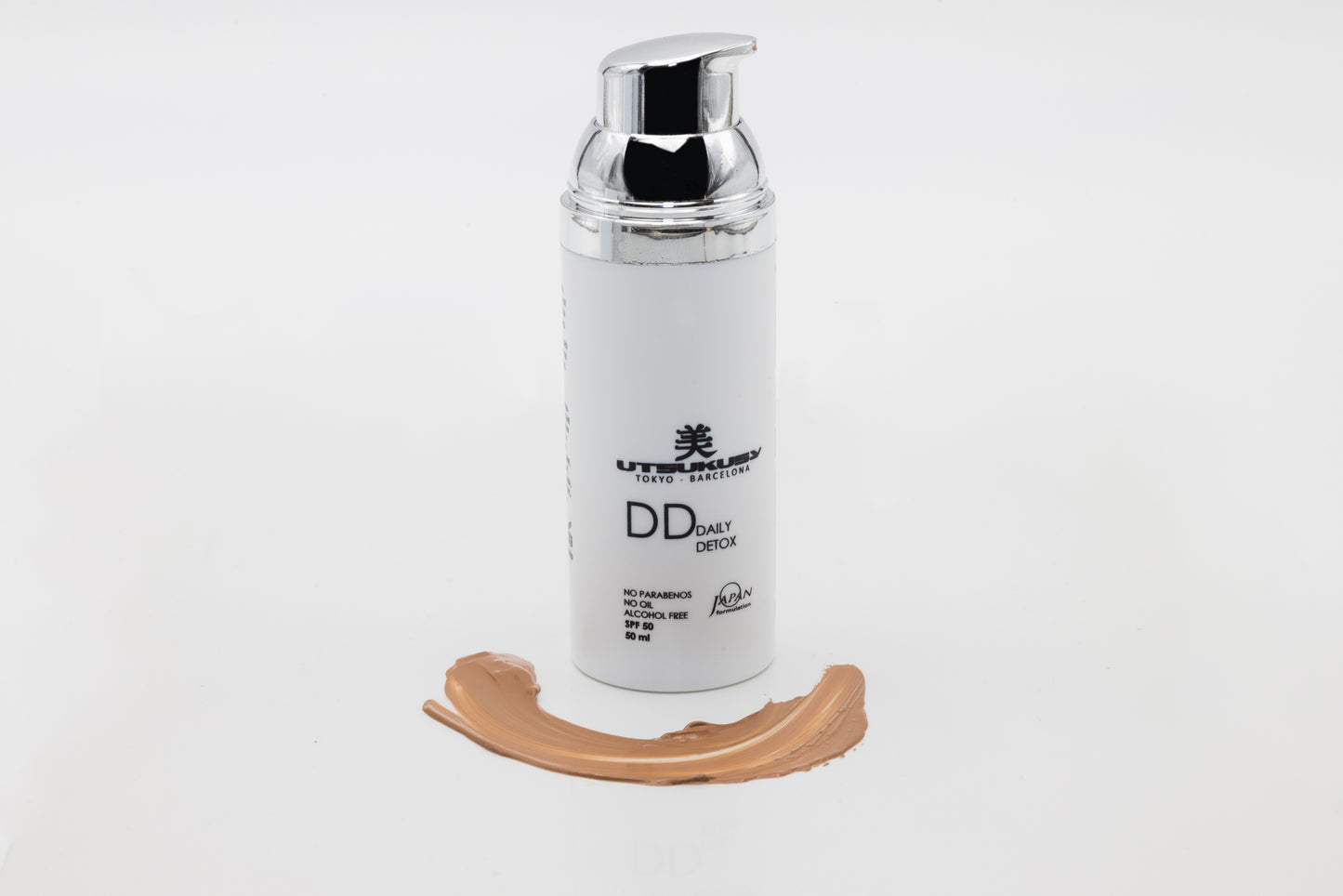 UTSUKUSY DD COLOR APSAUGINIS KREMAS - DRĖKIKLIS, SUTEIKIA TAMSŲ ATSPALVĮ, SPF50, 50ML